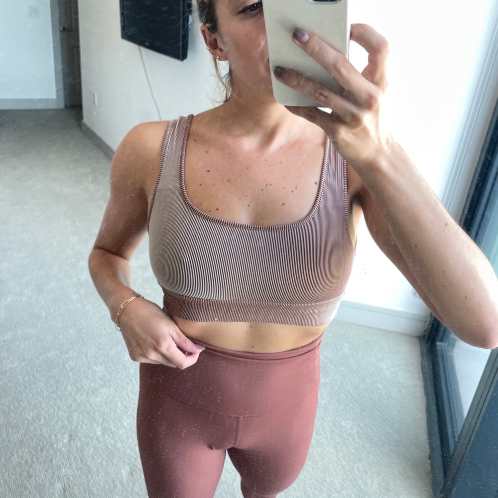 Enavant Athleisure Set - Picture 3 of 4